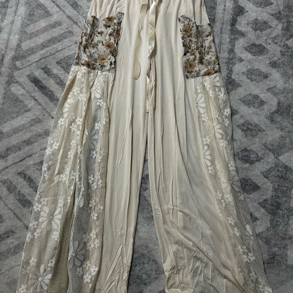 POL Elegant Cream Lace Wide-Leg Pants - Picture 4 of 9